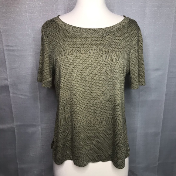 Uniqlo Tops - Uniqlo SPRZNY Gego Olive Geometric Tee Medium